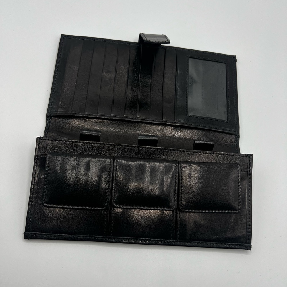 WOMEN’S LEATHER BLACK CREDIT CARD & CHECKBOOK HOLDER SEVERAL COMPARTMENTS